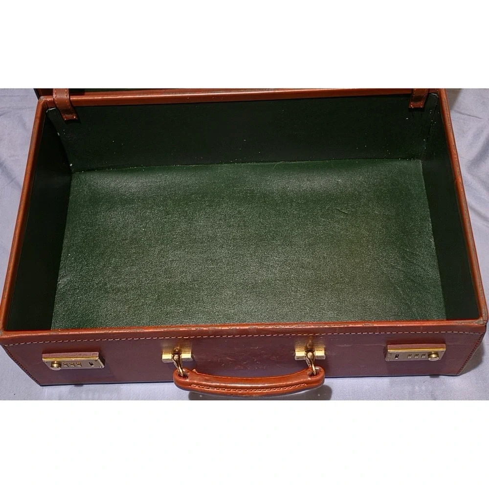 VINTAGE LEDERER DE PARIS INVESTMENT BANKER EXTRA LARGE BARRISTER STYLE
